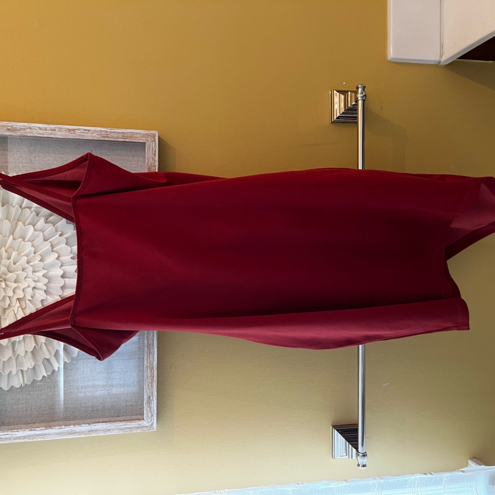 Women’s size medium straight dress. Material has a little stretch to it
